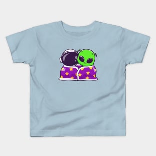 Cute Astronaut And Alien Wearing Blanket Together Cartoon Kids T-Shirt